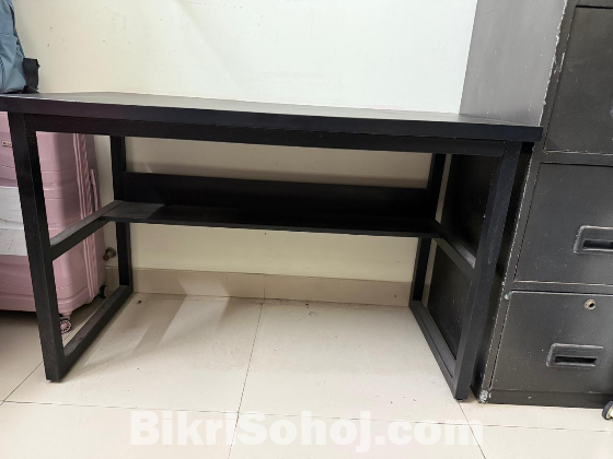 Reading table